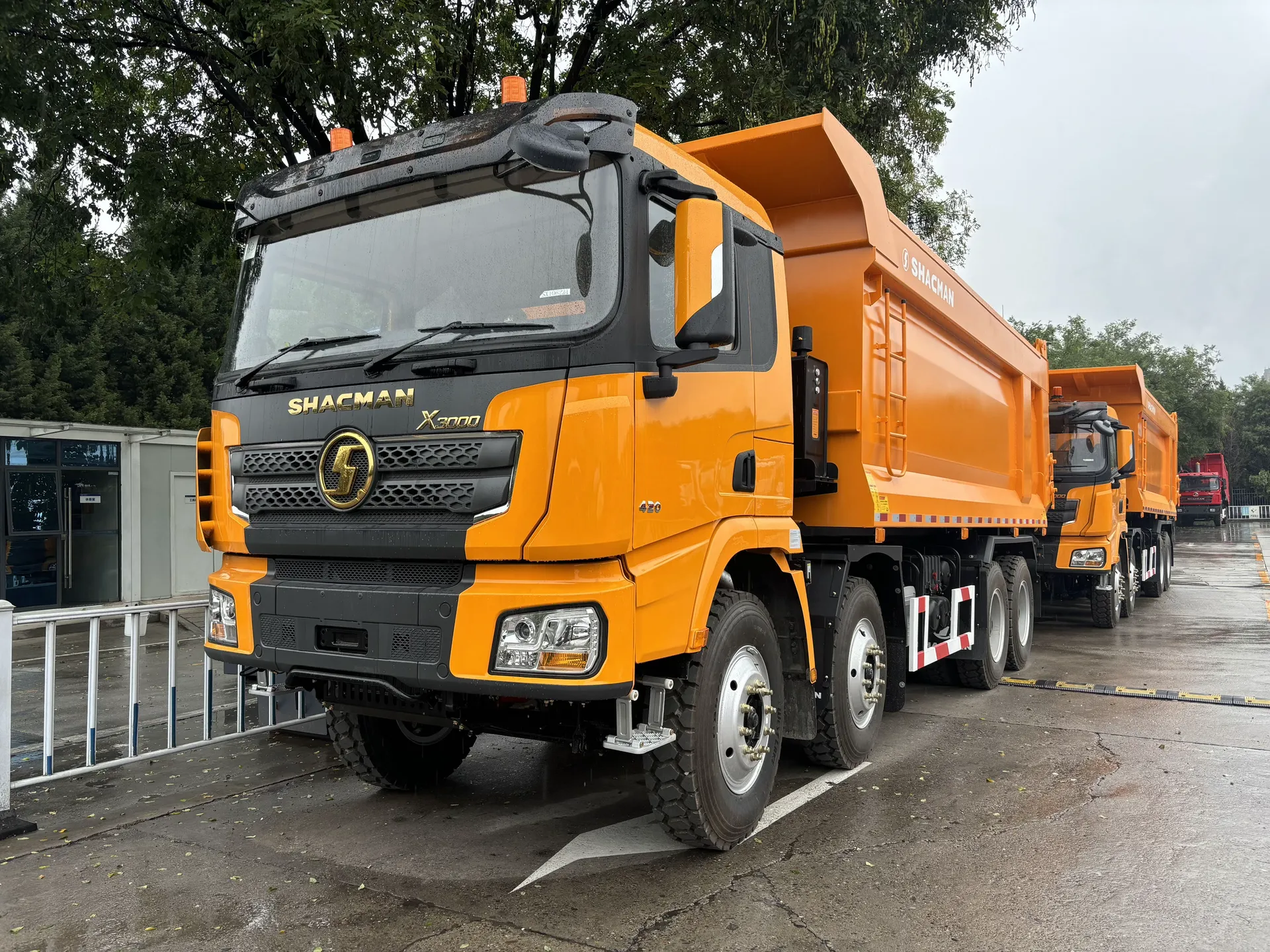 remanufactured shacman x3000 84 dump truck (2)