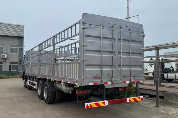 Reman Howo 8×4 Cargo Fence Truck 6 remanufactured howo fence truck | remanufactured | howo 8×4 cargo truck