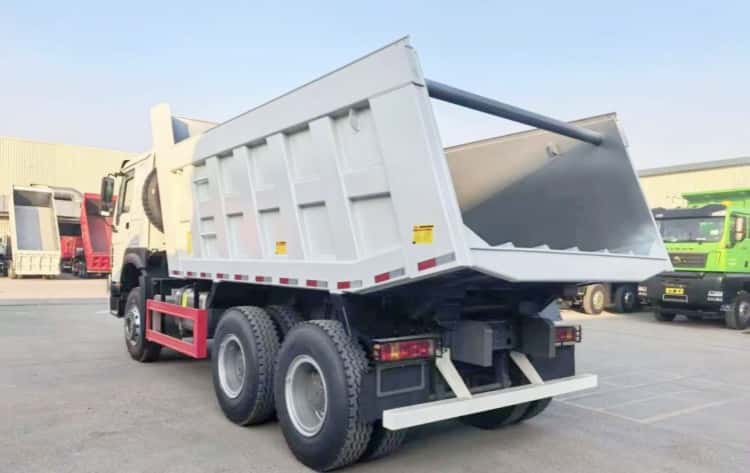 Ultimate Buying Checklist for Fleet Owners Purchasing Bulk Heavy Remanufactured Trucks 2 Ultimate Buying Checklist for Fleet Owners Purchasing Bulk Heavy Remanufactured Trucks