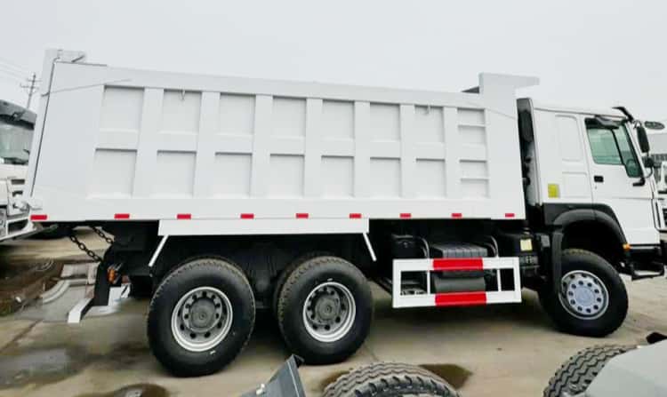 Buying Guide: Differences Between Brand New, Used & Heavy Reman Truck