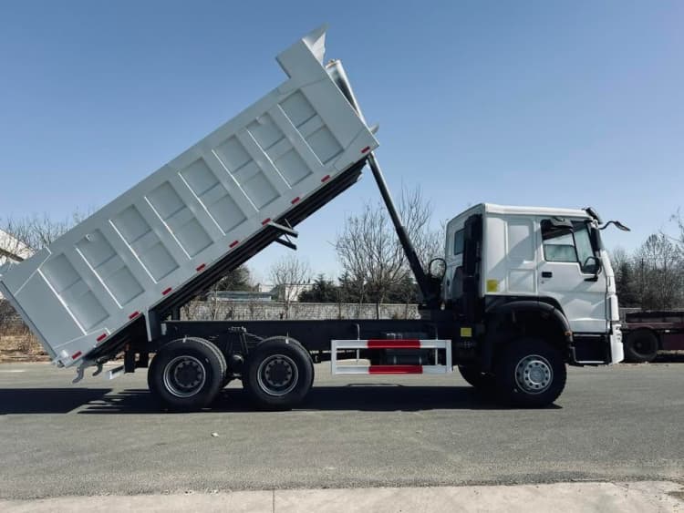 Upfront Cost & Long-Term Savings: Detailed Comparison of Used, New & Reman Heavy Trucks 3 Upfront Cost & Long-Term Savings: Detailed Comparison of Used, New & Reman Heavy Trucks