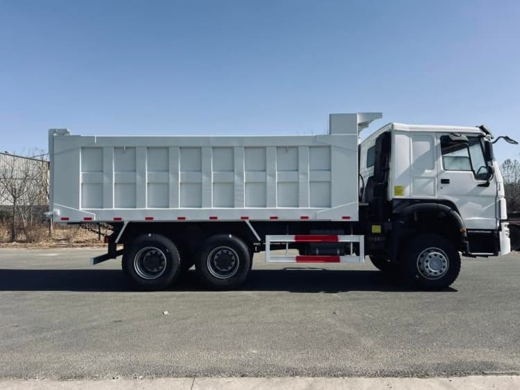Upfront Cost & Long-Term Savings: Detailed Comparison of Used, New & Reman Heavy Trucks 2 Upfront Cost & Long-Term Savings: Detailed Comparison of Used, New & Reman Heavy Trucks
